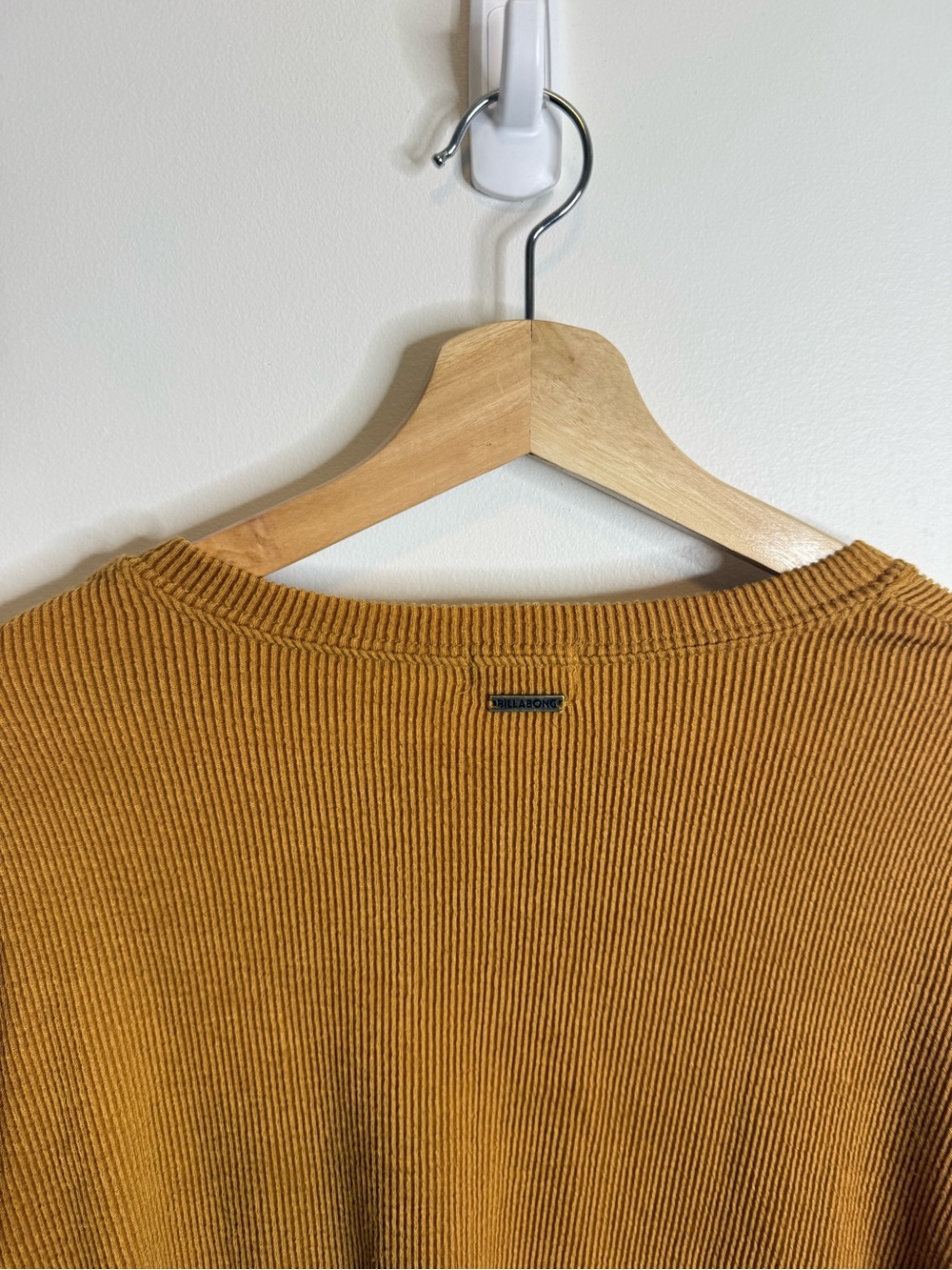 Billabong Waffle Crewneck Sweater in Mustard size medium - Picture 7 of 9